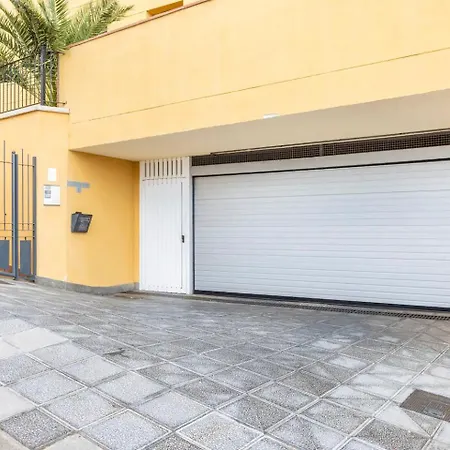 Spectacular Parking Sun Deck Puerto de Santiago (Tenerife)